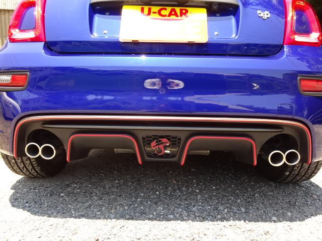 アバルト５９５ モンスターエナジー・ヤマハ　左ハンドル　マニュアル車　ナビテレビ　バックカメラ　デイライト　フォグライト　アルミペダル（7枚目）