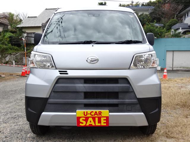 ハイゼットカーゴ ＤＸ　ＳＡＩＩＩ　ワンオーナー　禁煙車　ハイルーフ　ブルーツース対応　バックカメラ　クリアランスソナー　衝突軽減装置　ＰＷ　キーレス　スペアキー（2枚目）