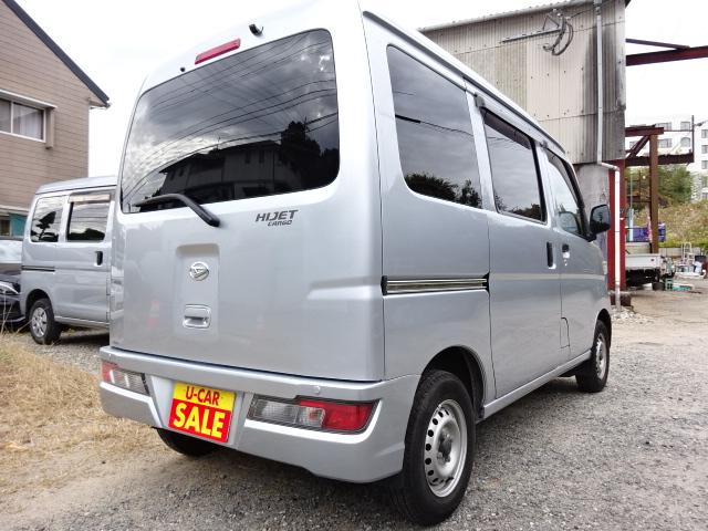 ハイゼットカーゴ ＤＸ　ＳＡＩＩＩ　ワンオーナー　禁煙車　ハイルーフ　ブルーツース対応　バックカメラ　クリアランスソナー　衝突軽減装置　ＰＷ　キーレス　スペアキー（5枚目）