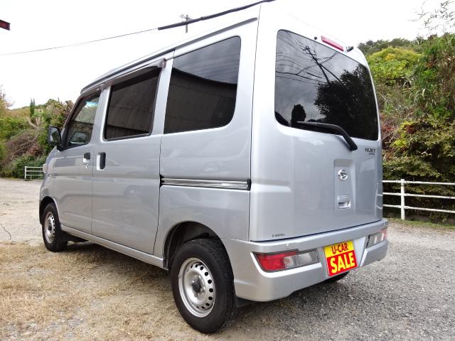 ハイゼットカーゴ ＤＸ　ＳＡＩＩＩ　ワンオーナー　禁煙車　ハイルーフ　ブルーツース対応　バックカメラ　クリアランスソナー　衝突軽減装置　ＰＷ　キーレス　スペアキー（7枚目）