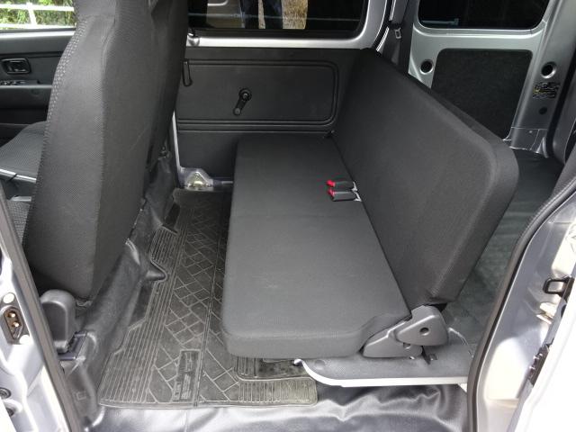 ハイゼットカーゴ ＤＸ　ＳＡＩＩＩ　ワンオーナー　禁煙車　ハイルーフ　ブルーツース対応　バックカメラ　クリアランスソナー　衝突軽減装置　ＰＷ　キーレス　スペアキー（9枚目）