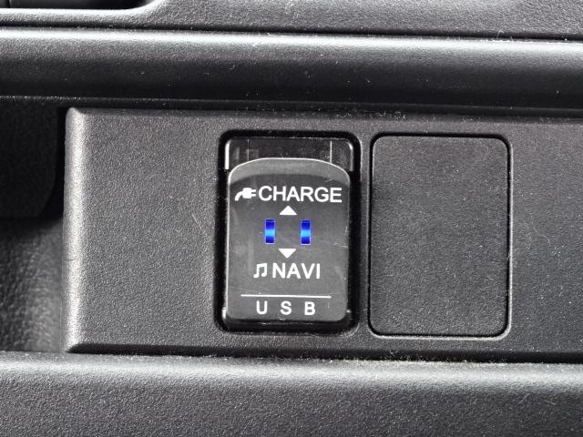 ハイゼットカーゴ ＤＸ　ＳＡＩＩＩ　ワンオーナー　禁煙車　ハイルーフ　ブルーツース対応　バックカメラ　クリアランスソナー　衝突軽減装置　ＰＷ　キーレス　スペアキー（20枚目）