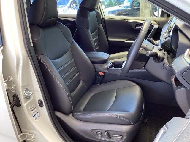 ＲＡＶ４ ＧＺパッケージ　ナビ　フルセグ　リアカメラ　パワーリアゲート　横滑り防止　ブレーキサポート　ＬＥＤヘッド　盗難防止装置　スマキー　オートエアコン　助手席エアバッグ　キーレスエントリー　パワーシート　クルコン　ＥＴＣ付（16枚目）