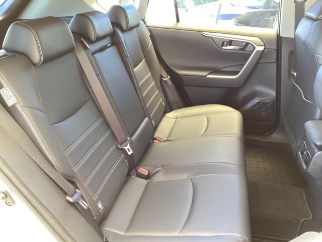 ＲＡＶ４ ＧＺパッケージ　ナビ　フルセグ　リアカメラ　パワーリアゲート　横滑り防止　ブレーキサポート　ＬＥＤヘッド　盗難防止装置　スマキー　オートエアコン　助手席エアバッグ　キーレスエントリー　パワーシート　クルコン　ＥＴＣ付（17枚目）