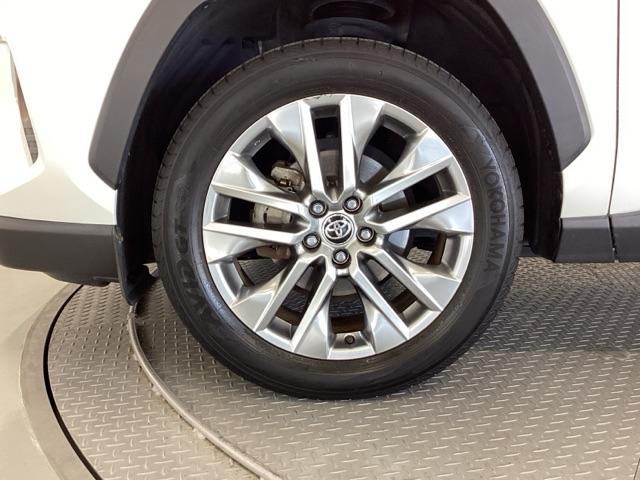 ＲＡＶ４ ＧＺパッケージ　ナビ　フルセグ　リアカメラ　パワーリアゲート　横滑り防止　ブレーキサポート　ＬＥＤヘッド　盗難防止装置　スマキー　オートエアコン　助手席エアバッグ　キーレスエントリー　パワーシート　クルコン　ＥＴＣ付（23枚目）