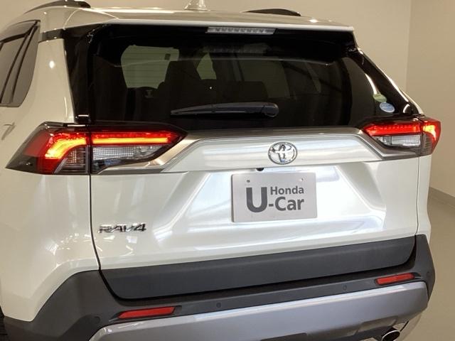 ＲＡＶ４ ＧＺパッケージ　ナビ　フルセグ　リアカメラ　パワーリアゲート　横滑り防止　ブレーキサポート　ＬＥＤヘッド　盗難防止装置　スマキー　オートエアコン　助手席エアバッグ　キーレスエントリー　パワーシート　クルコン　ＥＴＣ付（28枚目）