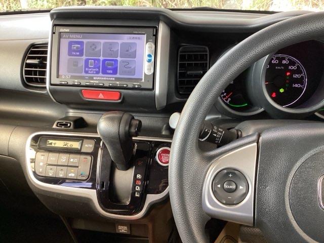 Ｎ－ＢＯＸ Ｇ・Ｌパッケージ　純正ナビ　ワンセグ　リアカメラ　ベンチ席　カラーバックモニター　全席ＰＷ　イモビライザー　ナビテレビ　１セグ　ＡＡＣ　横滑り防止　スマートキー　ＡＢＳ　ＥＴＣ　キーレスＥ　パワーステアリング（2枚目）