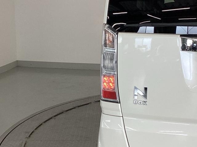 Ｎ－ＢＯＸ Ｇ・Ｌパッケージ　純正ナビ　ワンセグ　リアカメラ　ベンチ席　カラーバックモニター　全席ＰＷ　イモビライザー　ナビテレビ　１セグ　ＡＡＣ　横滑り防止　スマートキー　ＡＢＳ　ＥＴＣ　キーレスＥ　パワーステアリング（34枚目）