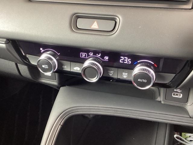 ヴェゼル e:HEVX 純正ナビ フルセグ リアカメラ 前後障害物センサー AAC イモビライザー スマ-トキ- 誤発進抑制 PW クルコン ESC ETC装備 キーフリー LEDヘッドランプ ナビTV DVD再生可 ABS(13枚目)