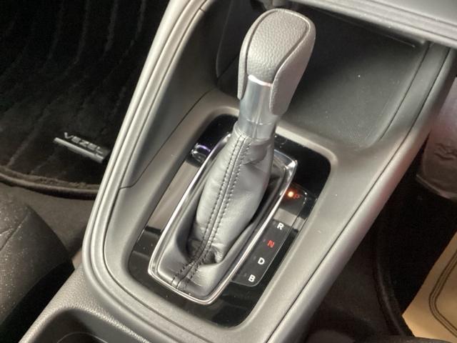 ヴェゼル e:HEVX 純正ナビ フルセグ リアカメラ 前後障害物センサー AAC イモビライザー スマ-トキ- 誤発進抑制 PW クルコン ESC ETC装備 キーフリー LEDヘッドランプ ナビTV DVD再生可 ABS(14枚目)