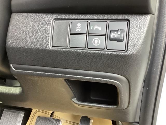 ヴェゼル e:HEVX 純正ナビ フルセグ リアカメラ 前後障害物センサー AAC イモビライザー スマ-トキ- 誤発進抑制 PW クルコン ESC ETC装備 キーフリー LEDヘッドランプ ナビTV DVD再生可 ABS(17枚目)