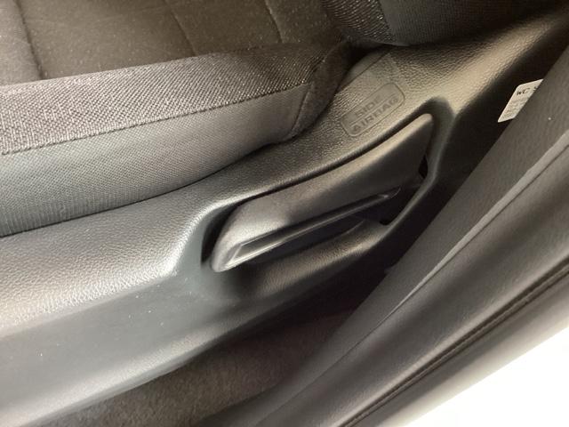 ヴェゼル e:HEVX 純正ナビ フルセグ リアカメラ 前後障害物センサー AAC イモビライザー スマ-トキ- 誤発進抑制 PW クルコン ESC ETC装備 キーフリー LEDヘッドランプ ナビTV DVD再生可 ABS(42枚目)