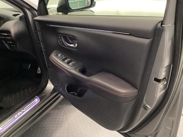 ＺＲ－Ｖ ｅ：ＨＥＶＺ　メモリーナビ　ドラレコ　ＥＴＣ　全周囲モニター　電動リヤゲート　クルコン　ＬＥＤ　サイドエアバック　Ｐシート　ナビ・ＴＶ　Ａライト　ドライブレコーダー　スマートキー　ＵＳＢ　横滑り防止　バックカメラ（35枚目）