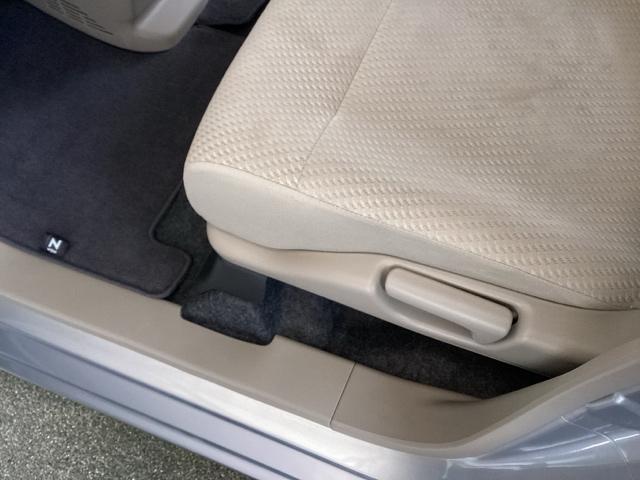 N-WGN C CDコンポ キーレスキー ETC 助手席エアバッグ エアバッグ 横滑り防止 パワーウインドウ フルオートエアコン 盗難防止システム パワーステアリング ABS キーレス付き ベンチシ-ト(39枚目)