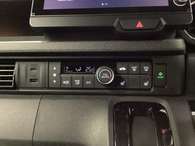 Ｎ－ＢＯＸカスタム ベースグレード　メモリーナビ　ドラレコ　ＥＴＣ　リアカメラ　ＵＳＢ接続　ＣＭＢＳ　Ｄレコ　ベンチシート　オートエアコン　スマートキ　ＬＥＤ　盗難防止装置　クルコン　バックカメラ　フルセグＴＶ　パワーステアリング（12枚目）