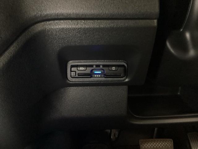 Ｎ－ＢＯＸカスタム ベースグレード　メモリーナビ　ドラレコ　ＥＴＣ　リアカメラ　ＵＳＢ接続　ＣＭＢＳ　Ｄレコ　ベンチシート　オートエアコン　スマートキ　ＬＥＤ　盗難防止装置　クルコン　バックカメラ　フルセグＴＶ　パワーステアリング（13枚目）