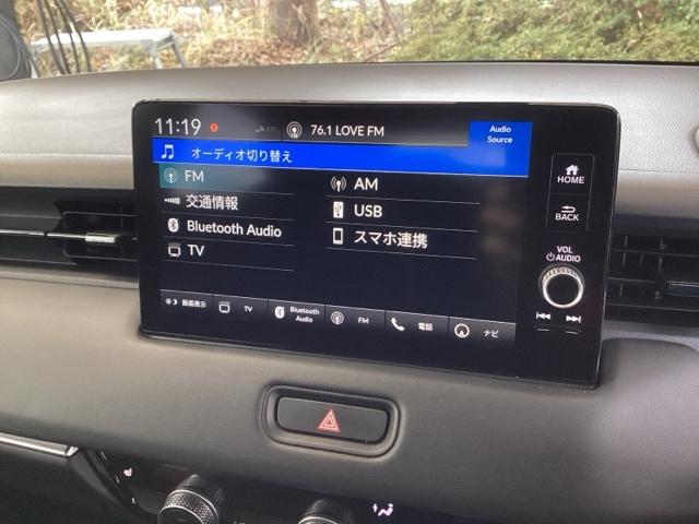 ヴェゼル ｅ：ＨＥＶＺ　純正ナビ　フルセグ　リアカメラ　衝突回避支援ブレーキ機能　スマキ　Ｐトランク　フルオートエアコン　エアバッグ　両席エアバック　Ｒカメ　パワーウィンドウ　ＬＥＤランプ　ソナー　クルーズＣ　ナビ＆ＴＶ（11枚目）