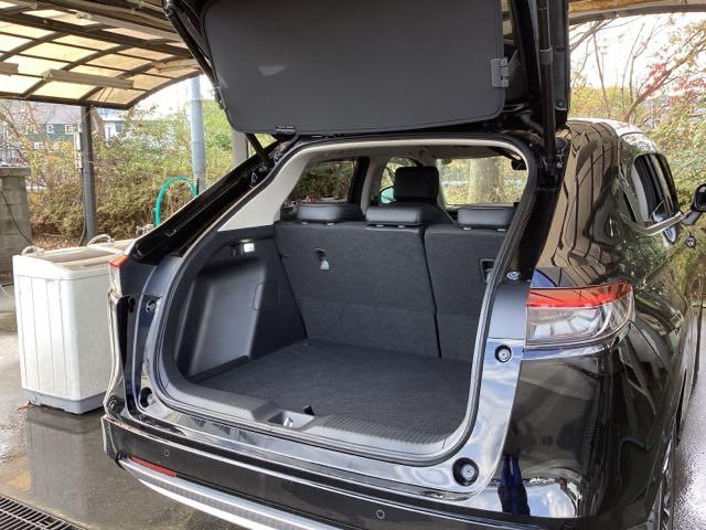 ヴェゼル ｅ：ＨＥＶＺ　純正ナビ　フルセグ　リアカメラ　衝突回避支援ブレーキ機能　スマキ　Ｐトランク　フルオートエアコン　エアバッグ　両席エアバック　Ｒカメ　パワーウィンドウ　ＬＥＤランプ　ソナー　クルーズＣ　ナビ＆ＴＶ（21枚目）