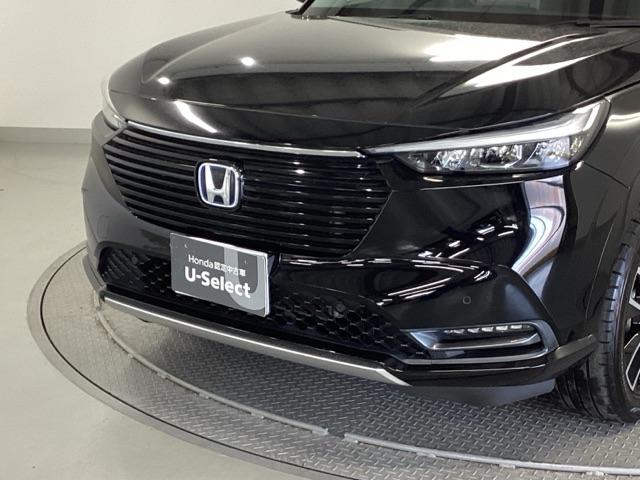 ヴェゼル ｅ：ＨＥＶＺ　純正ナビ　フルセグ　リアカメラ　衝突回避支援ブレーキ機能　スマキ　Ｐトランク　フルオートエアコン　エアバッグ　両席エアバック　Ｒカメ　パワーウィンドウ　ＬＥＤランプ　ソナー　クルーズＣ　ナビ＆ＴＶ（26枚目）