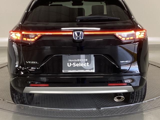ヴェゼル ｅ：ＨＥＶＺ　純正ナビ　フルセグ　リアカメラ　衝突回避支援ブレーキ機能　スマキ　Ｐトランク　フルオートエアコン　エアバッグ　両席エアバック　Ｒカメ　パワーウィンドウ　ＬＥＤランプ　ソナー　クルーズＣ　ナビ＆ＴＶ（31枚目）