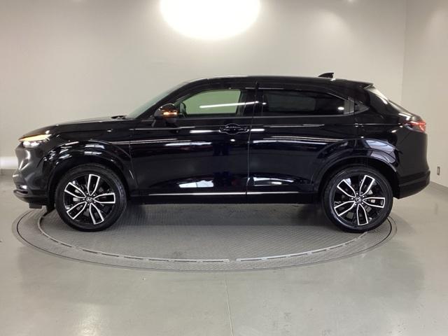 ヴェゼル ｅ：ＨＥＶＺ　純正ナビ　フルセグ　リアカメラ　衝突回避支援ブレーキ機能　スマキ　Ｐトランク　フルオートエアコン　エアバッグ　両席エアバック　Ｒカメ　パワーウィンドウ　ＬＥＤランプ　ソナー　クルーズＣ　ナビ＆ＴＶ（34枚目）