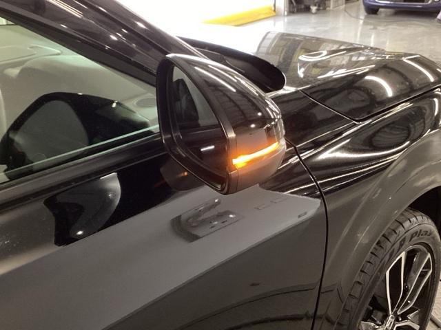 ヴェゼル ｅ：ＨＥＶＺ　純正ナビ　フルセグ　リアカメラ　衝突回避支援ブレーキ機能　スマキ　Ｐトランク　フルオートエアコン　エアバッグ　両席エアバック　Ｒカメ　パワーウィンドウ　ＬＥＤランプ　ソナー　クルーズＣ　ナビ＆ＴＶ（35枚目）