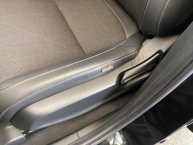 ヴェゼル ｅ：ＨＥＶＺ　純正ナビ　フルセグ　リアカメラ　衝突回避支援ブレーキ機能　スマキ　Ｐトランク　フルオートエアコン　エアバッグ　両席エアバック　Ｒカメ　パワーウィンドウ　ＬＥＤランプ　ソナー　クルーズＣ　ナビ＆ＴＶ（39枚目）