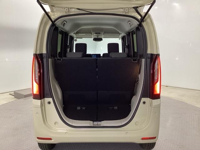 N-BOX ファッションスタイル ディスプレイオーディオ リアカメラ ソナー 盗難防止装置 スマートキ USBポート LEDランプ バックモニター サイドカーテンエアバック クルコン パワーステアリング フルオートエアコン VSA(22枚目)