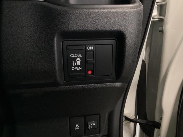 N-BOXカスタム ベースグレード HondaCONNECT対応純正メモリーナビ USB接続 CMBS ベンチシート オートエアコン スマートキ LED 盗難防止装置 クルコン ETC バックカメラ フルセグTV パワーステアリング(16枚目)