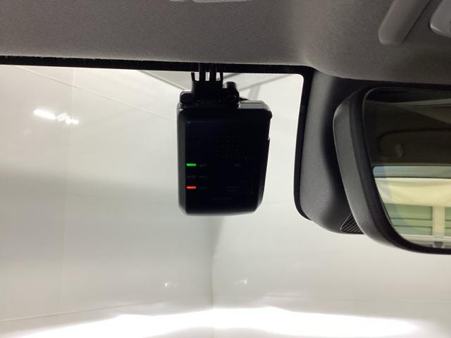 ヴェゼル ｅ：ＨＥＶＺ　ＨｏｎｄａＣＯＮＮＥＣＴディスプレイ　ドラレコ　衝突回避支援ブレーキ機能　スマキ　Ｐトランク　フルオートエアコン　Ｄレコ　エアバッグ　両席エアバック　Ｒカメ　パワーウィンドウ　ＬＥＤランプ　ソナー（12枚目）