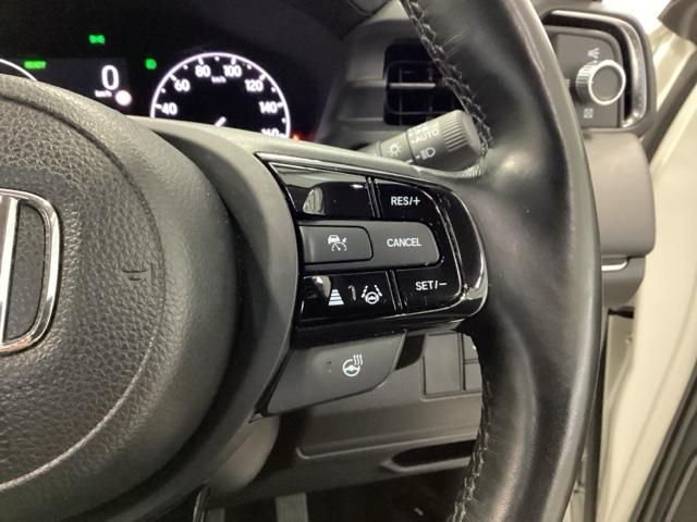 ヴェゼル ｅ：ＨＥＶＺ　ＨｏｎｄａＣＯＮＮＥＣＴディスプレイ　ドラレコ　衝突回避支援ブレーキ機能　スマキ　Ｐトランク　フルオートエアコン　Ｄレコ　エアバッグ　両席エアバック　Ｒカメ　パワーウィンドウ　ＬＥＤランプ　ソナー（18枚目）