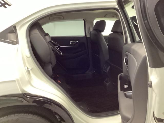 ヴェゼル ｅ：ＨＥＶＺ　ＨｏｎｄａＣＯＮＮＥＣＴディスプレイ　ドラレコ　衝突回避支援ブレーキ機能　スマキ　Ｐトランク　フルオートエアコン　Ｄレコ　エアバッグ　両席エアバック　Ｒカメ　パワーウィンドウ　ＬＥＤランプ　ソナー（21枚目）