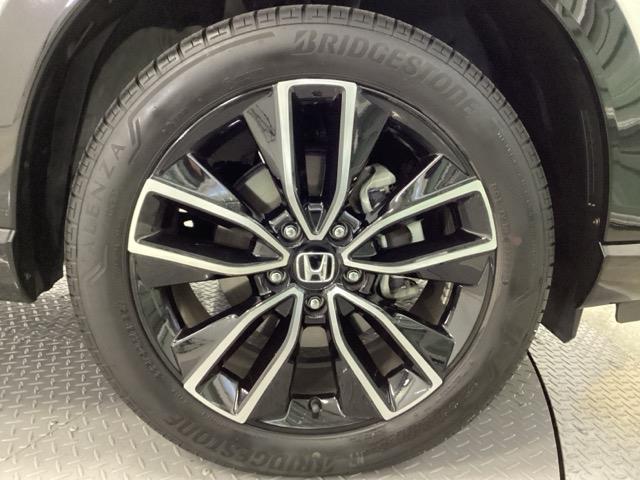 ヴェゼル ｅ：ＨＥＶＺ　ＨｏｎｄａＣＯＮＮＥＣＴディスプレイ　ドラレコ　衝突回避支援ブレーキ機能　スマキ　Ｐトランク　フルオートエアコン　Ｄレコ　エアバッグ　両席エアバック　Ｒカメ　パワーウィンドウ　ＬＥＤランプ　ソナー（24枚目）