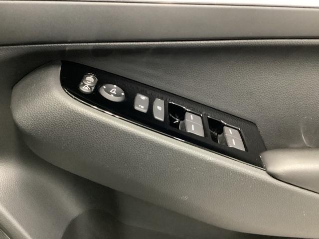 ヴェゼル ｅ：ＨＥＶＺ　ＨｏｎｄａＣＯＮＮＥＣＴディスプレイ　ドラレコ　衝突回避支援ブレーキ機能　スマキ　Ｐトランク　フルオートエアコン　Ｄレコ　エアバッグ　両席エアバック　Ｒカメ　パワーウィンドウ　ＬＥＤランプ　ソナー（31枚目）