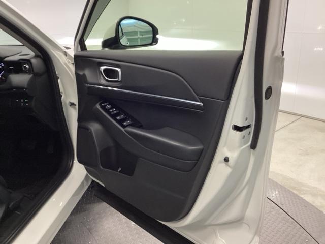 ヴェゼル ｅ：ＨＥＶＺ　ＨｏｎｄａＣＯＮＮＥＣＴディスプレイ　ドラレコ　衝突回避支援ブレーキ機能　スマキ　Ｐトランク　フルオートエアコン　Ｄレコ　エアバッグ　両席エアバック　Ｒカメ　パワーウィンドウ　ＬＥＤランプ　ソナー（32枚目）