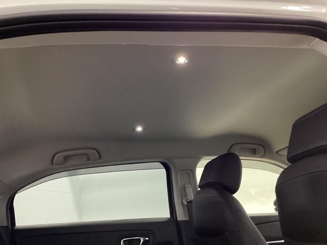 ヴェゼル ｅ：ＨＥＶＺ　ＨｏｎｄａＣＯＮＮＥＣＴディスプレイ　ドラレコ　衝突回避支援ブレーキ機能　スマキ　Ｐトランク　フルオートエアコン　Ｄレコ　エアバッグ　両席エアバック　Ｒカメ　パワーウィンドウ　ＬＥＤランプ　ソナー（35枚目）