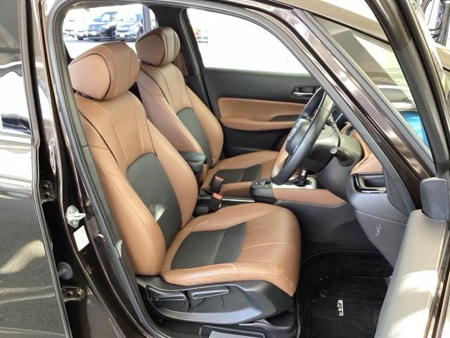 フィット ｅ：ＨＥＶリュクス　純正メモリーナビ　ドラレコ　リアカメラ、　誤発進抑制機能　本革シート　ＥＴＣ付　ＬＥＤ　シートヒーター　クルーズコントロール　セキュリティアラーム　ドライブレコーダー　ＤＶＤ　ＶＳＡ　フルセグ　ＵＳＢ（16枚目）