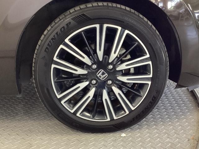 フィット ｅ：ＨＥＶリュクス　純正メモリーナビ　ドラレコ　リアカメラ、　誤発進抑制機能　本革シート　ＥＴＣ付　ＬＥＤ　シートヒーター　クルーズコントロール　セキュリティアラーム　ドライブレコーダー　ＤＶＤ　ＶＳＡ　フルセグ　ＵＳＢ（21枚目）