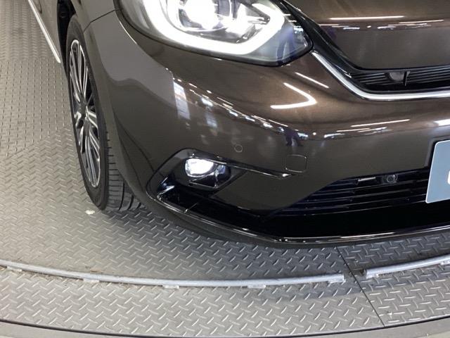 フィット ｅ：ＨＥＶリュクス　純正メモリーナビ　ドラレコ　リアカメラ、　誤発進抑制機能　本革シート　ＥＴＣ付　ＬＥＤ　シートヒーター　クルーズコントロール　セキュリティアラーム　ドライブレコーダー　ＤＶＤ　ＶＳＡ　フルセグ　ＵＳＢ（24枚目）