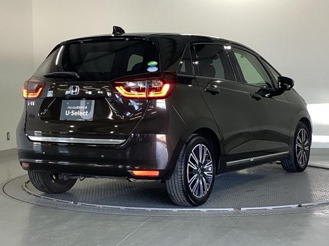 フィット ｅ：ＨＥＶリュクス　純正メモリーナビ　ドラレコ　リアカメラ、　誤発進抑制機能　本革シート　ＥＴＣ付　ＬＥＤ　シートヒーター　クルーズコントロール　セキュリティアラーム　ドライブレコーダー　ＤＶＤ　ＶＳＡ　フルセグ　ＵＳＢ（31枚目）