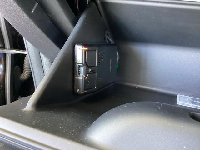 フィット ｅ：ＨＥＶリュクス　純正メモリーナビ　ドラレコ　リアカメラ、　誤発進抑制機能　本革シート　ＥＴＣ付　ＬＥＤ　シートヒーター　クルーズコントロール　セキュリティアラーム　ドライブレコーダー　ＤＶＤ　ＶＳＡ　フルセグ　ＵＳＢ（33枚目）