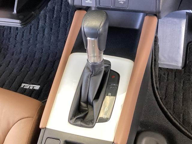 フィット ｅ：ＨＥＶリュクス　純正メモリーナビ　ドラレコ　リアカメラ、　誤発進抑制機能　本革シート　ＥＴＣ付　ＬＥＤ　シートヒーター　クルーズコントロール　セキュリティアラーム　ドライブレコーダー　ＤＶＤ　ＶＳＡ　フルセグ　ＵＳＢ（39枚目）