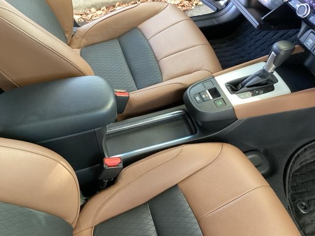 フィット ｅ：ＨＥＶリュクス　純正メモリーナビ　ドラレコ　リアカメラ、　誤発進抑制機能　本革シート　ＥＴＣ付　ＬＥＤ　シートヒーター　クルーズコントロール　セキュリティアラーム　ドライブレコーダー　ＤＶＤ　ＶＳＡ　フルセグ　ＵＳＢ（41枚目）