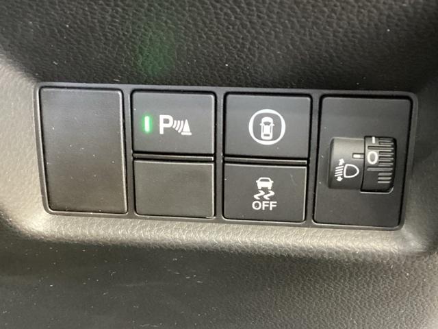 フィット ｅ：ＨＥＶリュクス　純正メモリーナビ　ドラレコ　リアカメラ、　誤発進抑制機能　本革シート　ＥＴＣ付　ＬＥＤ　シートヒーター　クルーズコントロール　セキュリティアラーム　ドライブレコーダー　ＤＶＤ　ＶＳＡ　フルセグ　ＵＳＢ（46枚目）