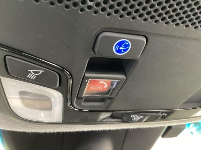 フィット ｅ：ＨＥＶリュクス　純正メモリーナビ　ドラレコ　リアカメラ、　誤発進抑制機能　本革シート　ＥＴＣ付　ＬＥＤ　シートヒーター　クルーズコントロール　セキュリティアラーム　ドライブレコーダー　ＤＶＤ　ＶＳＡ　フルセグ　ＵＳＢ（50枚目）