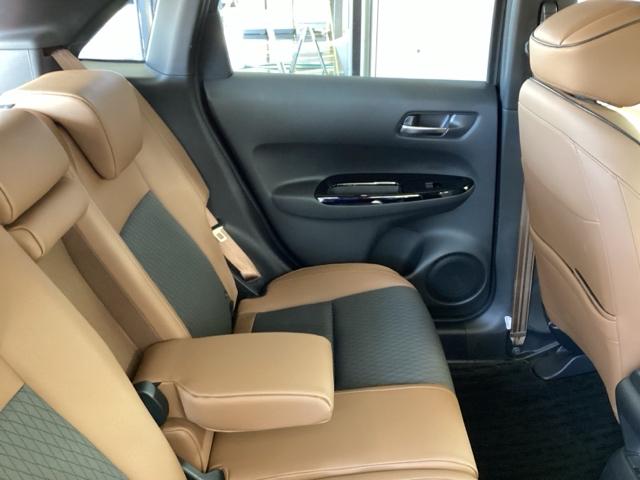 フィット ｅ：ＨＥＶリュクス　純正メモリーナビ　ドラレコ　リアカメラ、　誤発進抑制機能　本革シート　ＥＴＣ付　ＬＥＤ　シートヒーター　クルーズコントロール　セキュリティアラーム　ドライブレコーダー　ＤＶＤ　ＶＳＡ　フルセグ　ＵＳＢ（61枚目）