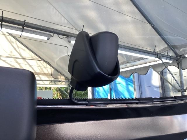 フィット ｅ：ＨＥＶリュクス　純正メモリーナビ　ドラレコ　リアカメラ、　誤発進抑制機能　本革シート　ＥＴＣ付　ＬＥＤ　シートヒーター　クルーズコントロール　セキュリティアラーム　ドライブレコーダー　ＤＶＤ　ＶＳＡ　フルセグ　ＵＳＢ（68枚目）