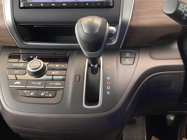 フリード G 純正ナビ リアカメラ 6人乗り Aクルーズ 3列シート LEDヘッドライト パワーウインドウ Rカメラ イモビ VSA USB ドライブレコーダー エアコン エアバッグ スマートキー ECONモード(14枚目)