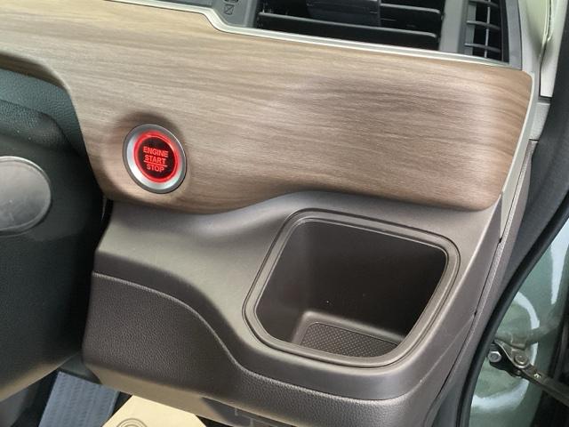 フリード G 純正ナビ リアカメラ 6人乗り Aクルーズ 3列シート LEDヘッドライト パワーウインドウ Rカメラ イモビ VSA USB ドライブレコーダー エアコン エアバッグ スマートキー ECONモード(15枚目)