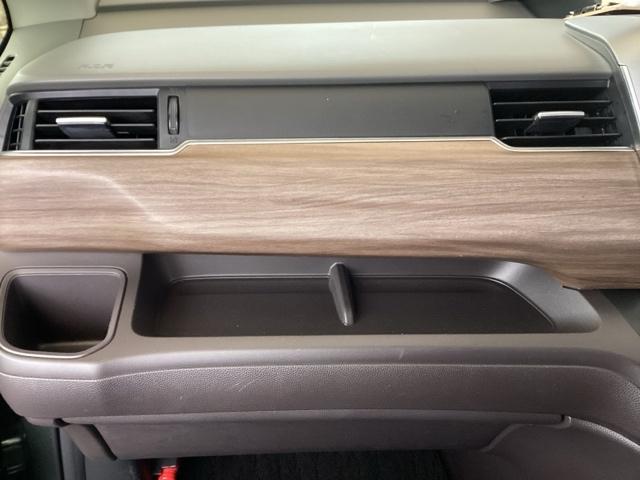 フリード G 純正ナビ リアカメラ 6人乗り Aクルーズ 3列シート LEDヘッドライト パワーウインドウ Rカメラ イモビ VSA USB ドライブレコーダー エアコン エアバッグ スマートキー ECONモード(42枚目)